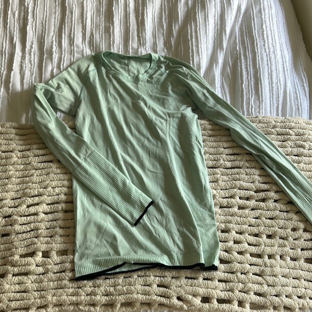 Lululemon swiftly tech long sleeve